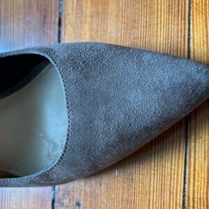 Vis Spiga Taupe Suede Heels